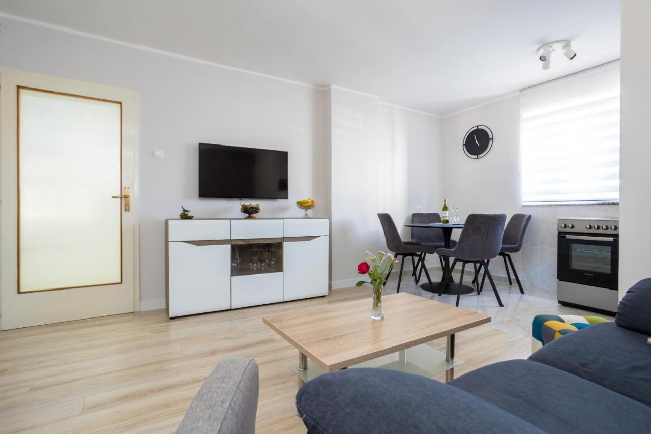 Apartman Marija Leilighet Njivice Eksteriør bilde